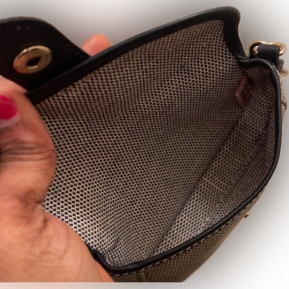 Dooney & Bourke wristlet - Picture 8 of 8